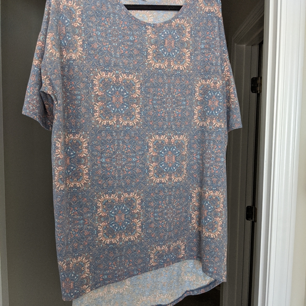Lularoe Irma top